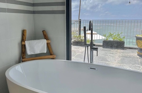 Phu Quy Hotel | Resort Queen Sea
