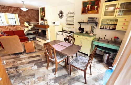 Cholula Apartment | Retro by Majikal B&B