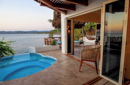 La Manzanilla House | Right in front of the sea! Maguey House