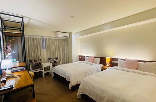 West District Hotel | River Hotel