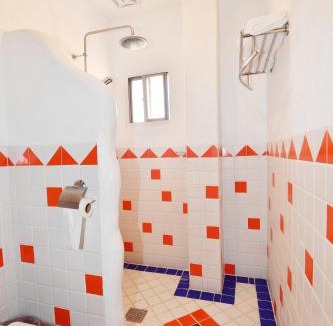 Sail Rock Beach Bed & Breakfast | Rock House