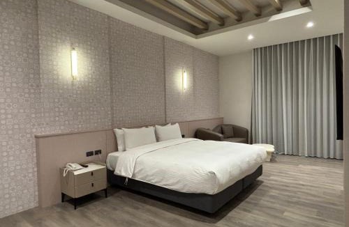 Shanhua District Hotel | Romantic Code Art Motel