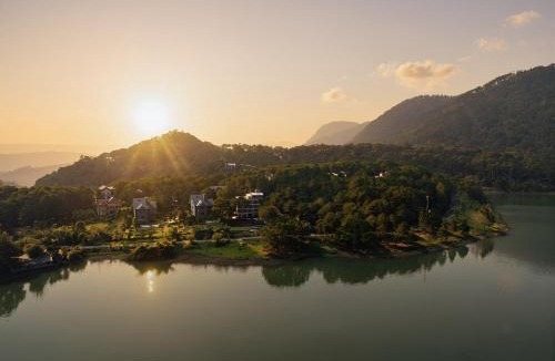 Da Lat Hotel | Romeo & Juliet's Hồ Tuyền Lâm Dalat