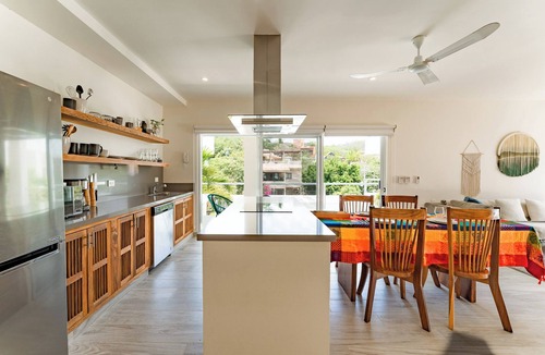 Santa Maria Huatulco Condo | Rooftop Plunge Pool & Surf-Friendly Beach