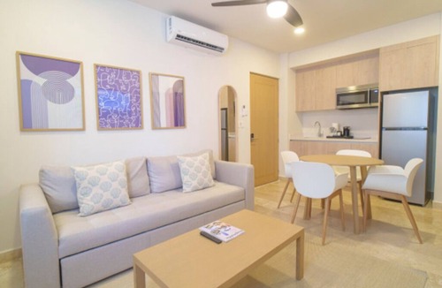 Downtown Hotel | Rooftop Pool & Sunset Cocktails! 4 Convenient Units Near Playa del Carmen Beach