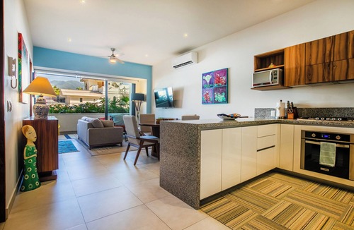 Diaz Ordaz Condo | Rooftop Views + Gym + Parking | 2BR in Versalles