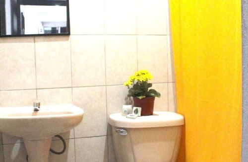 Santa Maria House | Room-standard Queen Room two Beds n01