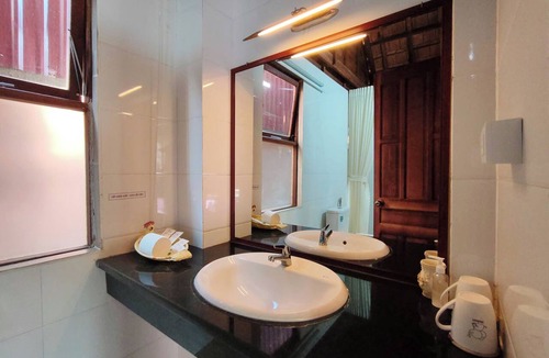 Cho Lach Resort | Rooster Mekong Resort