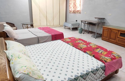 Puli House | Root Residence Inn. 23. quadruple suite. Double bathroom.