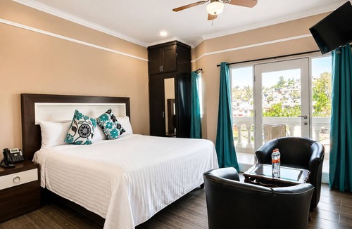 Tetlatlahuca Apartment | Royal 302 Snake Room Azul