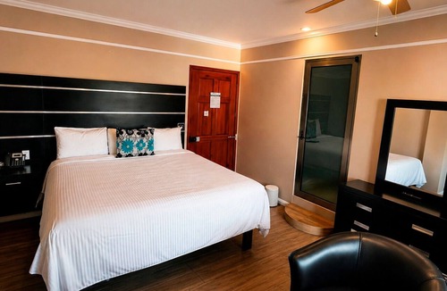 Tetlatlahuca Apartment | Royal 402 Xochipilli Room