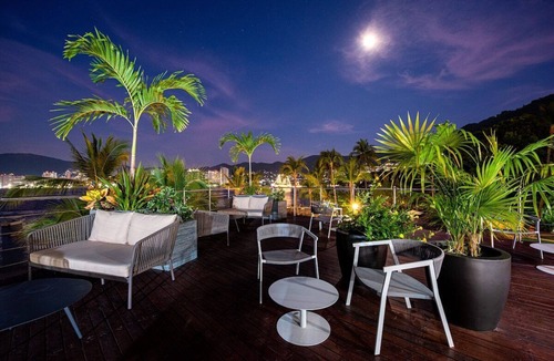 Playa Guitarron Hotel | Royal Club at Park Royal Beach Acapulco