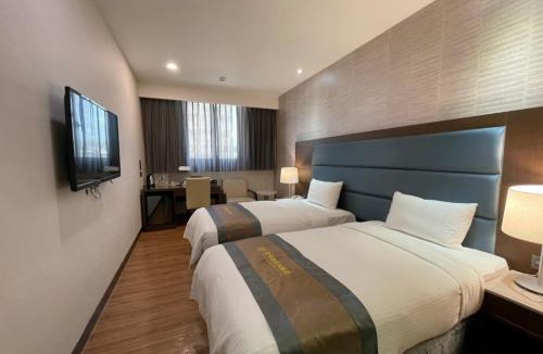 Fengshan District Hotel | Royal Gold Hotel