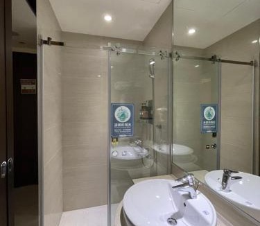 Fengshan District Hotel | Royal Gold Hotel