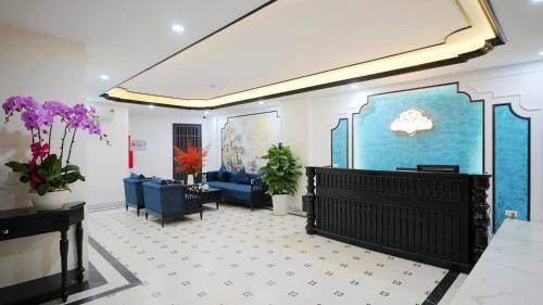 Tu Liem Hotel | Royal Hotel - Trinh Van Bo, Nam Tu Liem