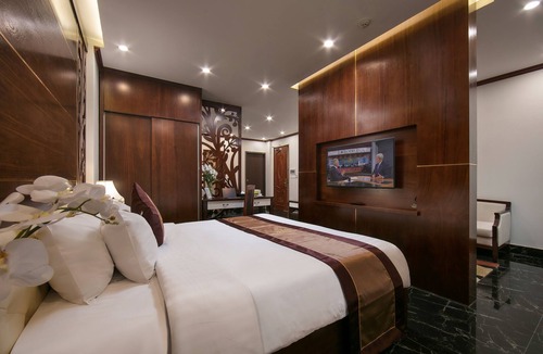 Quan Hoa Hotel | Royal St Hanoi Hotel