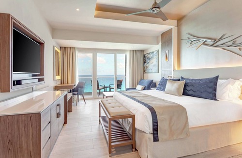 Punta Cancun Resort | Royalton CHIC Cancun, An Autograph Collection All-Inclusive Resort - Adults Only