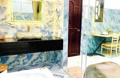 Ninh Kieu Hotel | Ruby Motel 1 CT - by BAY LUXURY