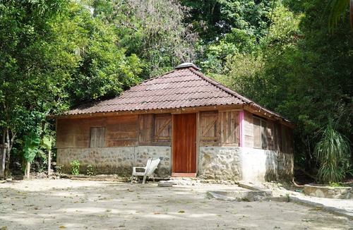 Huimanguillo Cabin | Rustic cabin next to a stream in nature