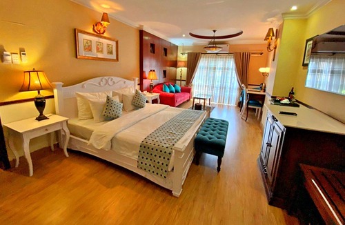 District 10 Hotel | S79 Sunflower Hotel & Spa