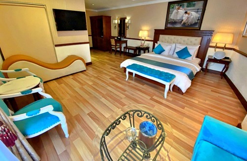 District 10 Hotel | S79 Sunflower Hotel & Spa