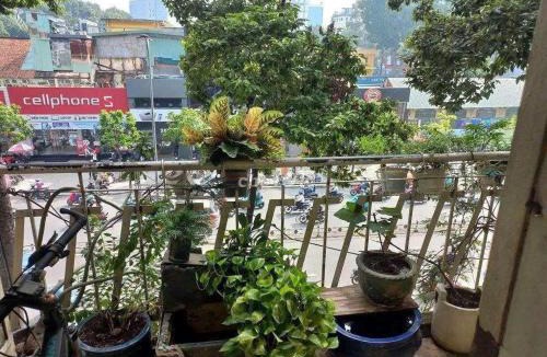 Downtown Ho Chi Minh City Apartment | Saigon apartmnent clz nightmarket