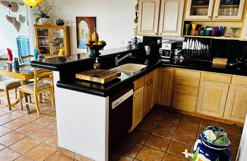 Zona Hotelera Villa | Sampaguita Beachfront 3 Bedroom Villa townhouse