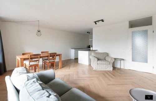 Leon Apartment | Santiago Cruz House