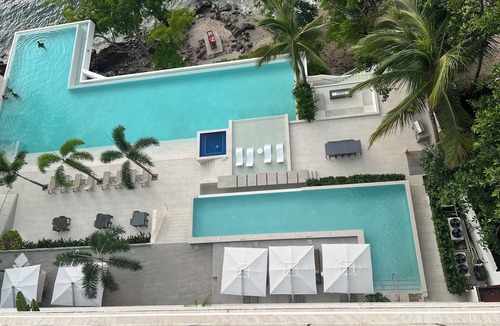 Amapas Condo | Sayan Beach Luxury Condo Corner unit 7G
