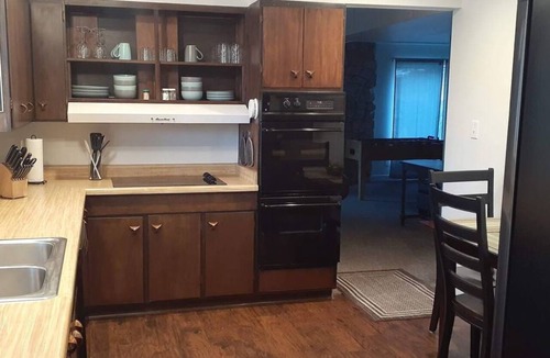 Sandy House | Scenic Mountain Escape Near Cottonwoods w/Hot Tub