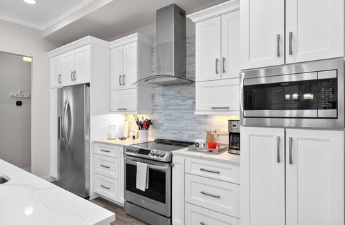 The Shores House | Sea Breeze Cottage - Private home at The Shores