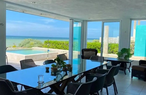 Chicxulub Puerto House | Sea front, white sand, pool, Family, 4 Room, A/C
