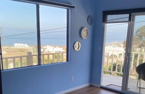 Primo Tapia House | Sea view house is very close to restaurants and the sea