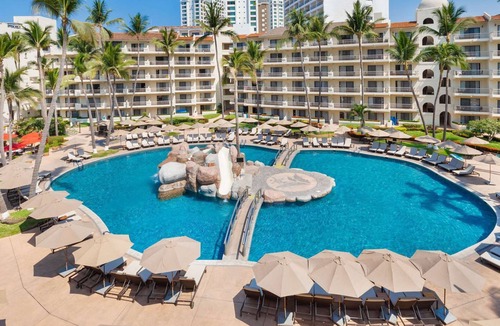 North Hotel Zone Hotel | Seaside Bliss Awaits–One Bedroom Suite:Villa del Palmar Puerto Vallarta Resort