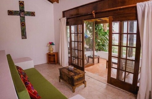 La Union de Isidoro Montes de Oca Villa | Secluded beachfront villa w/pool near Troncones and 30 min from Lazaro Cardenas