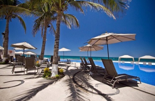 Marina Mazatlan Hotel | Secluded Junior Suite w Jacuzzi & Pool Ideal for Couple Getaway