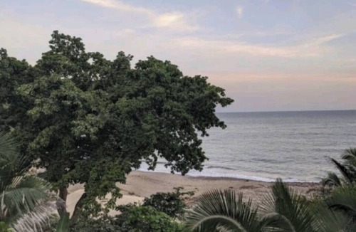 Mayto House | Secluded, romantic oceanfront paradise