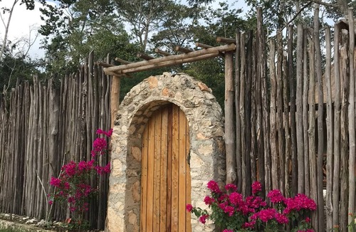 Francisco Uh May Cabin | Selvaluna Eco-chic cabin