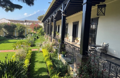 Antigua Guatemala House | Serene 4-bedroom house in the hearth of Antigua Guatemala! Perfect for families.