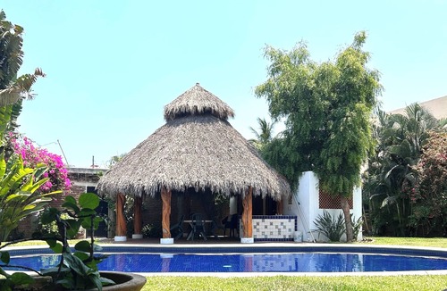 Barra de Navidad House | Serene Old Mexico Rancho-style Enclave Pool Palapa n3 Suites & Walk to Beach
