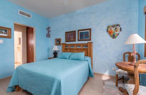 Las Conchas House | Serene & Warm 3rd Level Condo - Corona del Mar 302