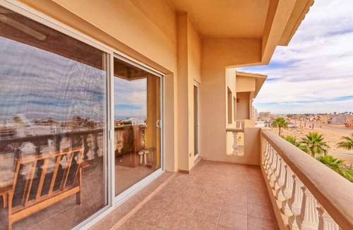 Las Conchas Condo | Serene & Warm 3rd Level Condo - Corona del Mar 302