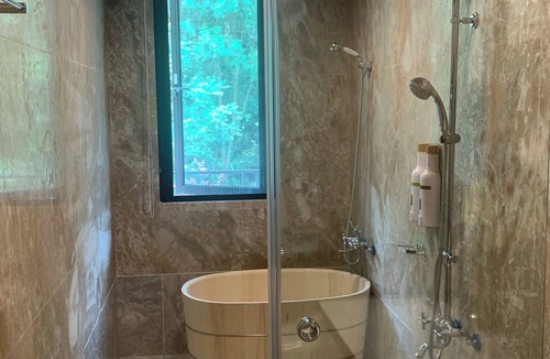 Datong Bed & Breakfast | Seth Spring B&B