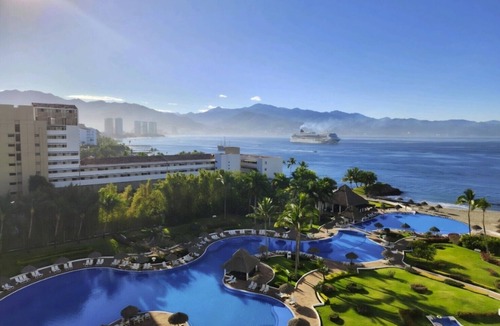 Marina Vallarta Condo | Shangri-La: Stunning Views in a Luxury Setting