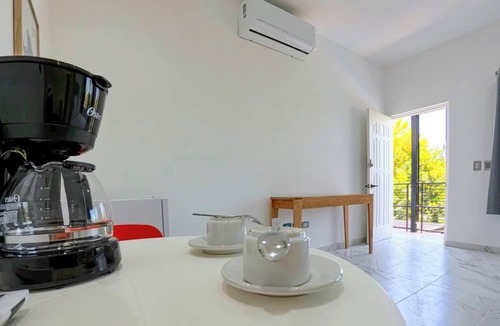 La Paz Apartment | Shared Pool Oasis Near Malecon BBQ Wi-Fi