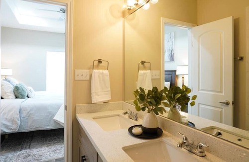 Mission Condo | Sharyland Hidden Gem 3 br 2ba Condo w/ King Bed (Pet Friendly)