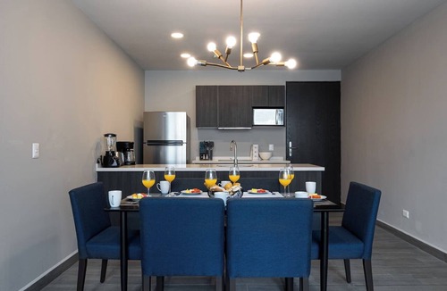 Monterrey Apartment | Sierra Madre Views, Pool & Gym in Valle Poniente
