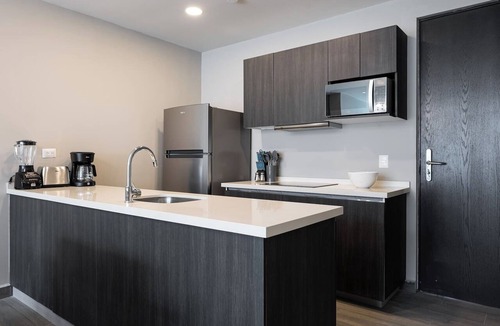 Monterrey Apartment | Sierra Madre Views, Pool & Gym in Valle Poniente