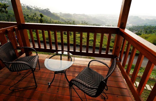 Lugu House | Sitou Flora's House B&B
