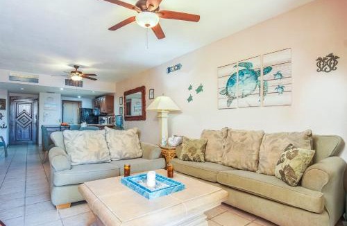 Sandy Beach House | Slow M'Ocean Cottage Ocean View Private Condo